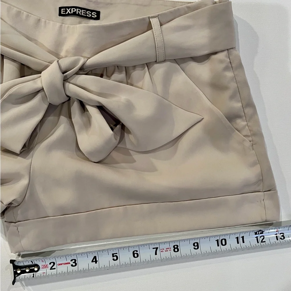 Express Obi Belt Cream Khaki Shorts Tailored Sash Cuffed Size 6 - Picture 3 of 9